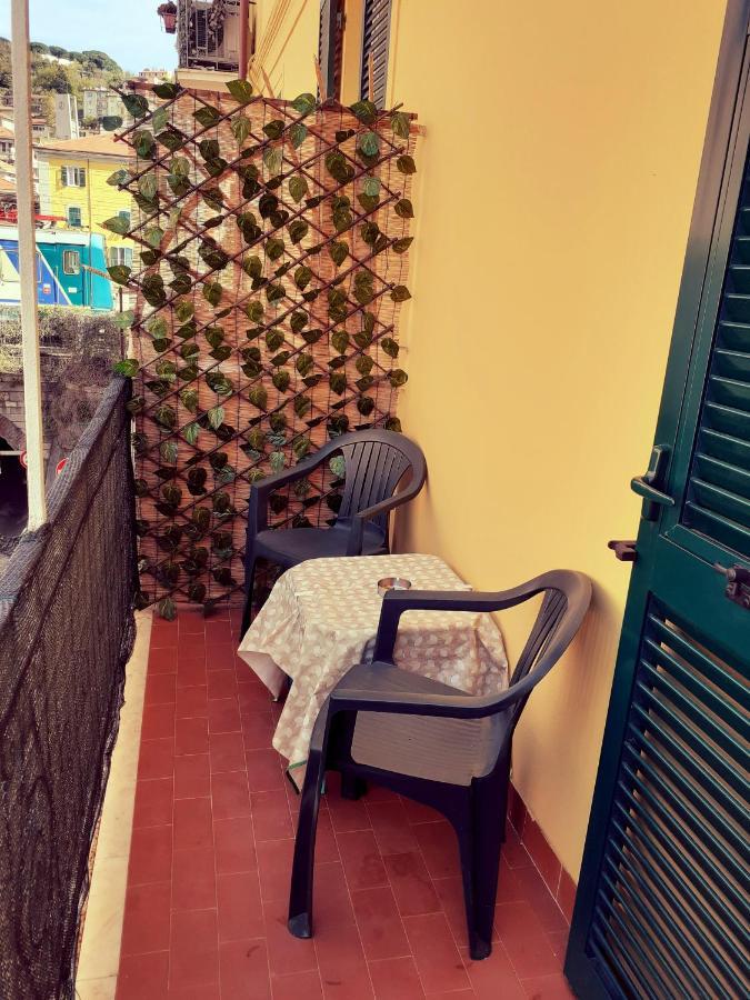 La Maison Des Caprices_ La Spezia _Stazione_5Terre Exterior photo